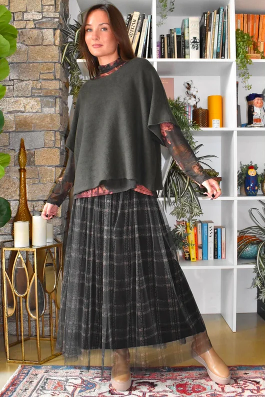 Tiby Cashmere Touch Layering Top Baroque Country Bloom Green